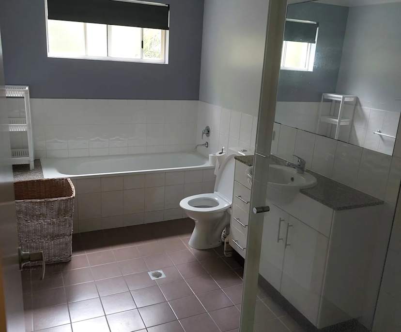 $270, Flatshare, 3 bathrooms, Cannonvale QLD 4802