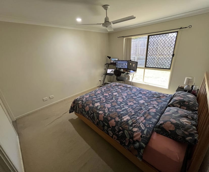 Room for Rent in Redbank Plains, Brisbane 280, Fu...