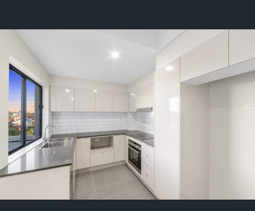 $325, Share-house, 2 bathrooms, Windsor QLD 4030