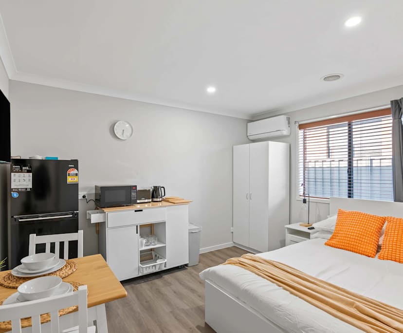 $300, Share-house, 6 bathrooms, Truganina VIC 3029