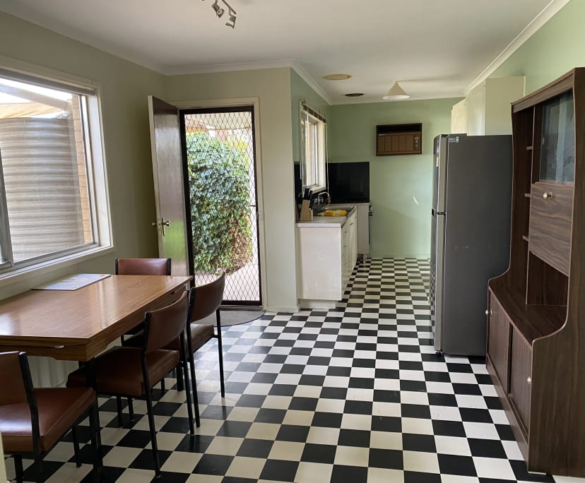 Room in a share house