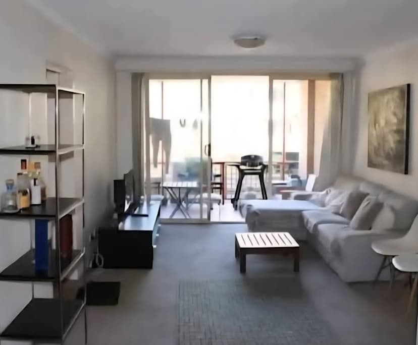 Furnished room in a flatshare