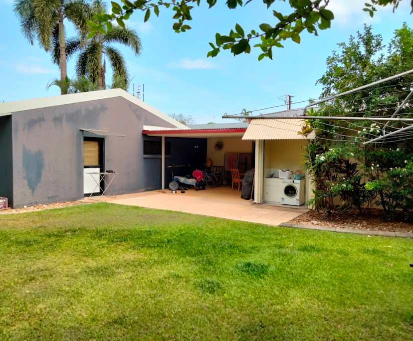 Room in a share house