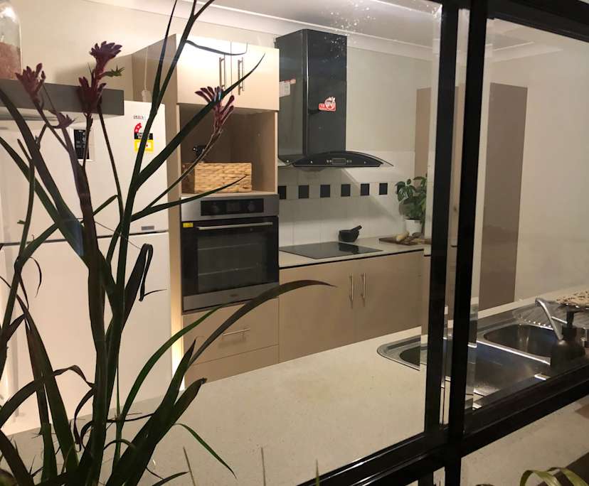 $300, Share-house, 6 bathrooms, Coopers Plains QLD 4108