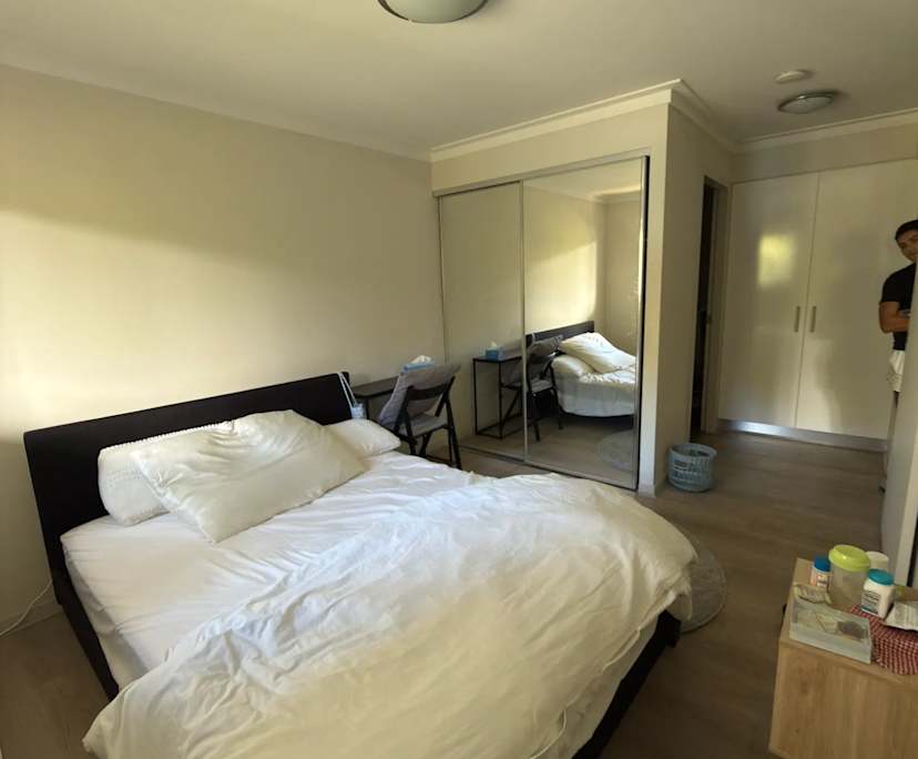 Furnished room with ensuite in a flatshare