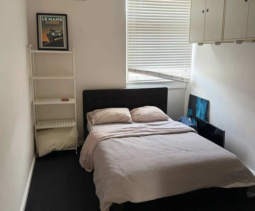 Furnished room in a flatshare