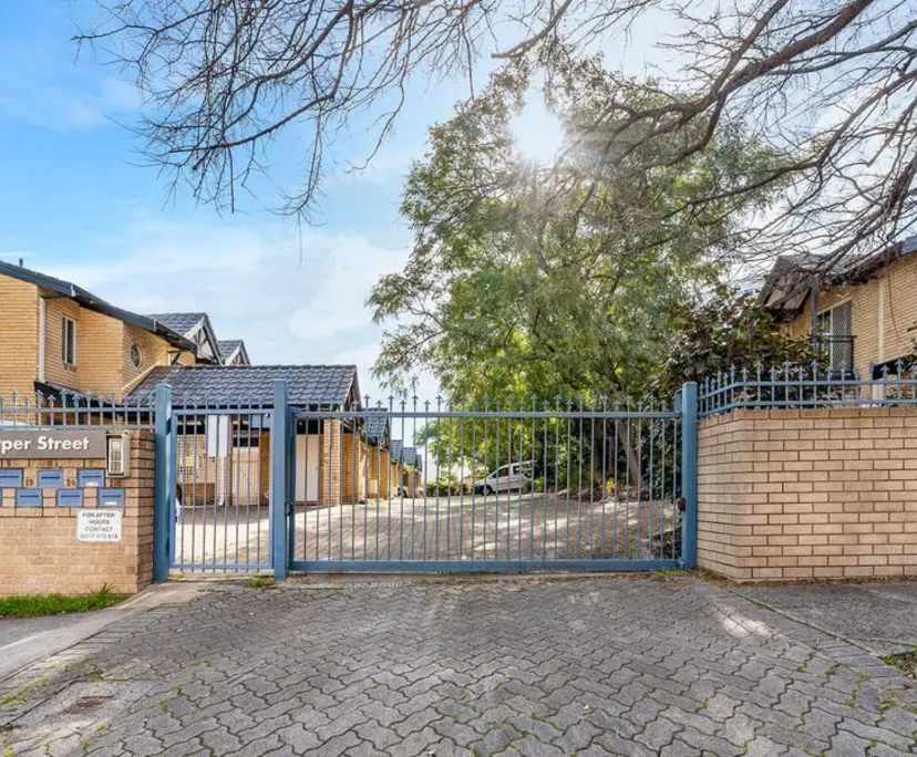 Room in a share house