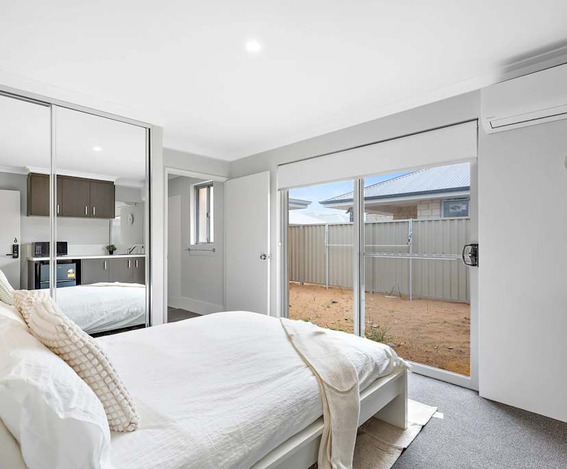 $350, Share-house, 6 bathrooms, Golden Bay WA 6174