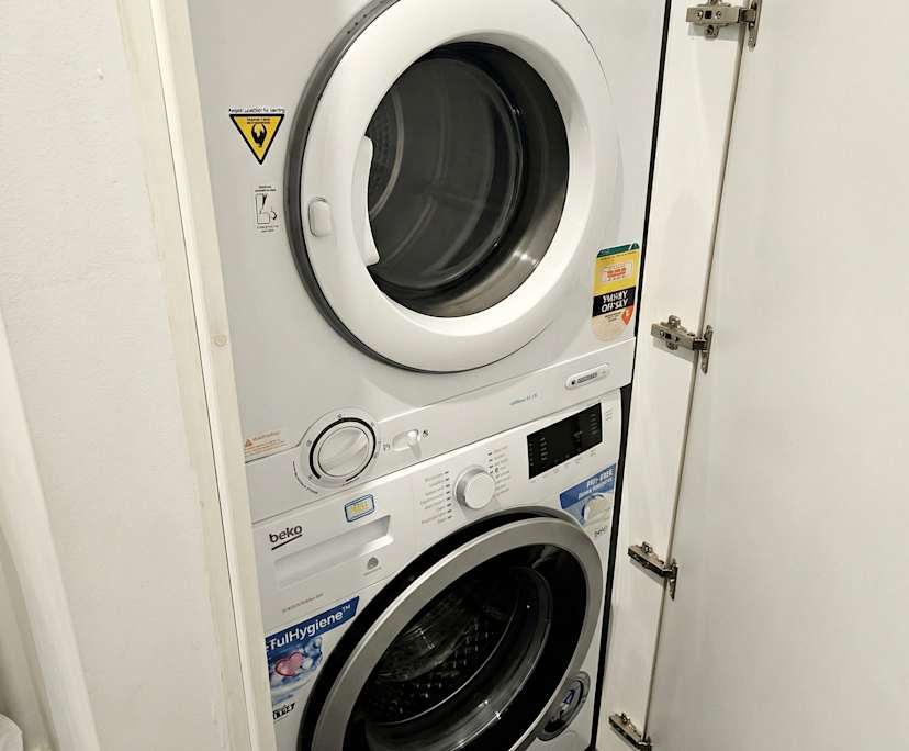 $1,125, Whole-property, 2 bathrooms, Melbourne VIC 3000