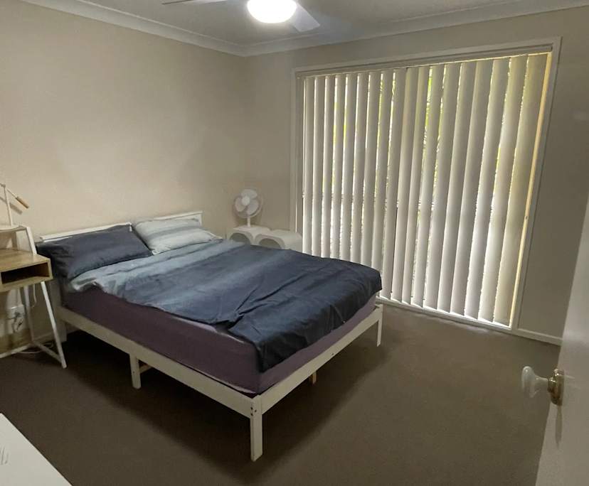 Furnished room with ensuite in a flatshare