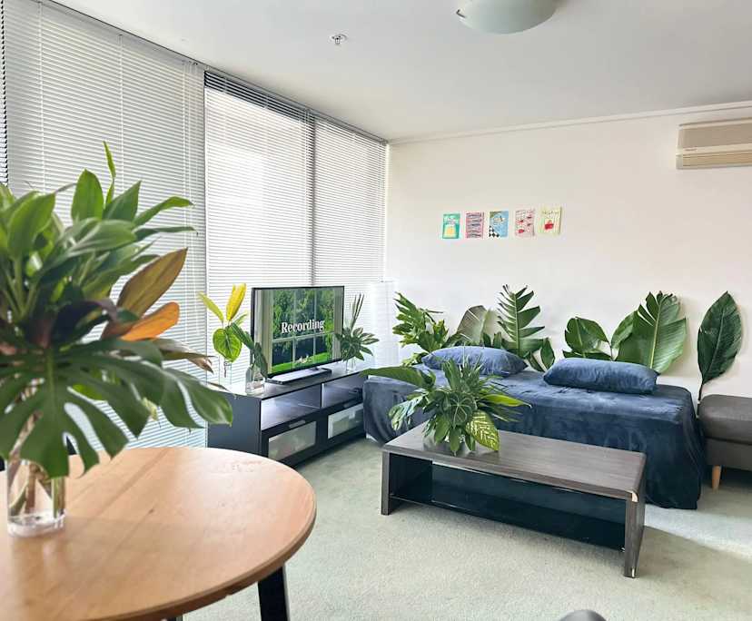 Furnished room in a flatshare