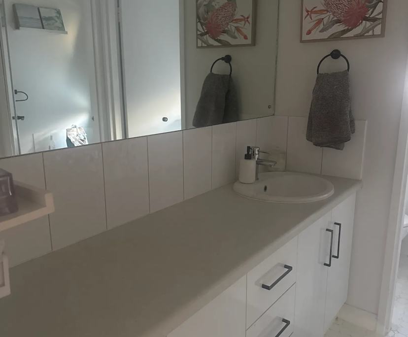 Room in a share house