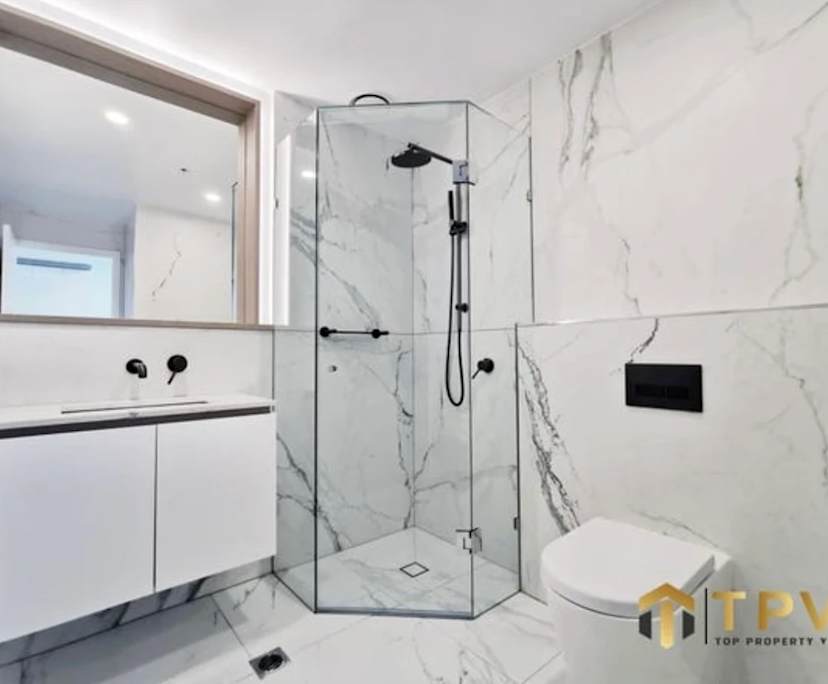 Furnished room with own bathroom