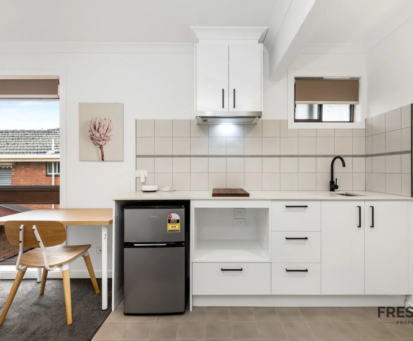 $330, Share-house, 6 bathrooms, Bell Post Hill VIC 3215