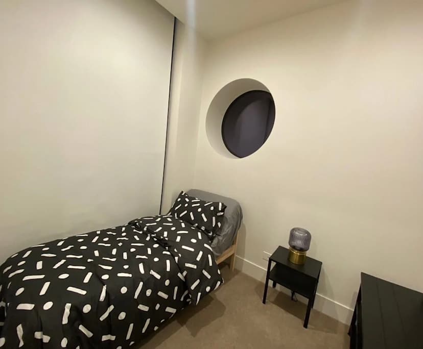 Furnished room in a flatshare