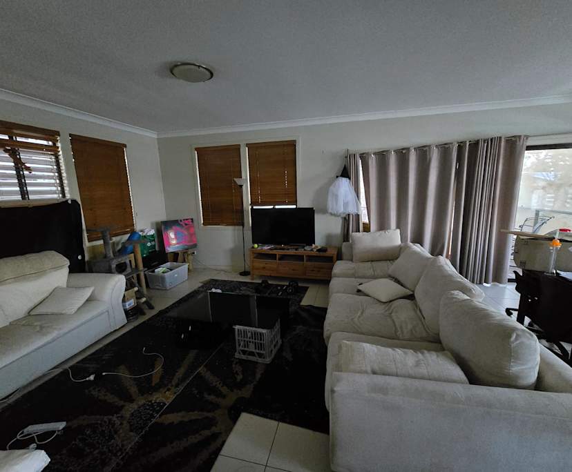 Unfurnished room in a flatshare