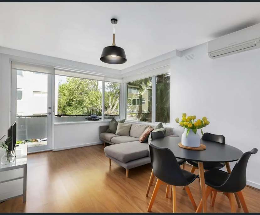 Unfurnished room in a flatshare