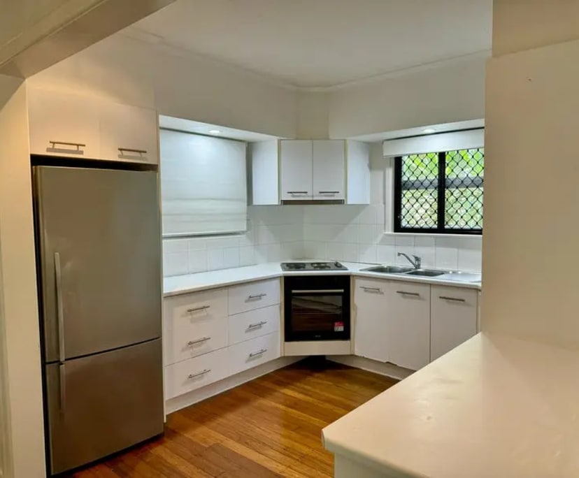 $295, Share-house, 5 bathrooms, Saint Lucia QLD 4067