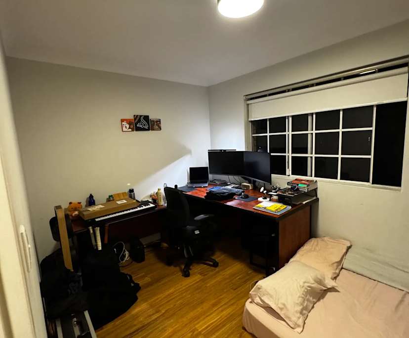 Furnished room in a flatshare