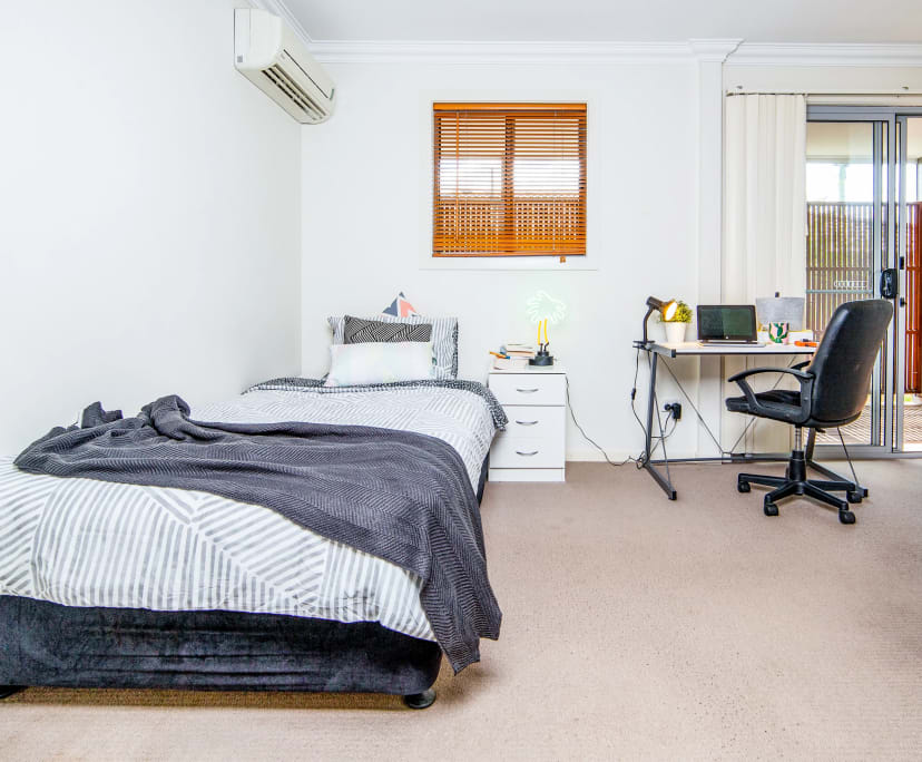 $330, Student-accommodation, 6 bathrooms, Kelvin Grove QLD 4059
