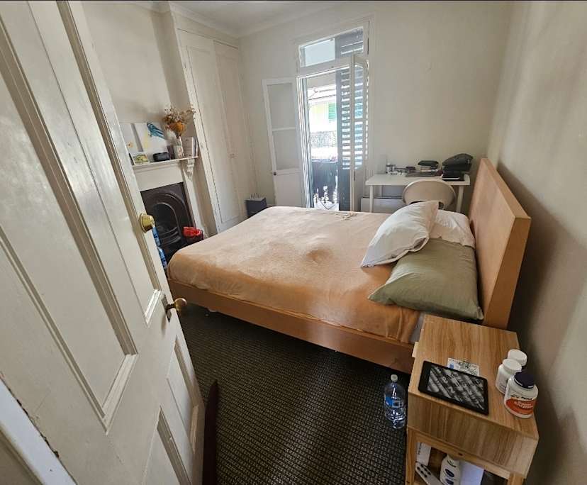 Furnished room in a share house