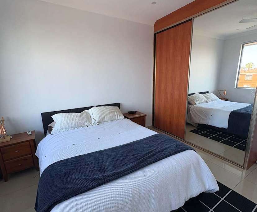 Furnished room in a flatshare