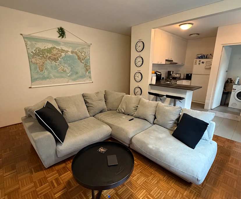 Furnished room in a flatshare