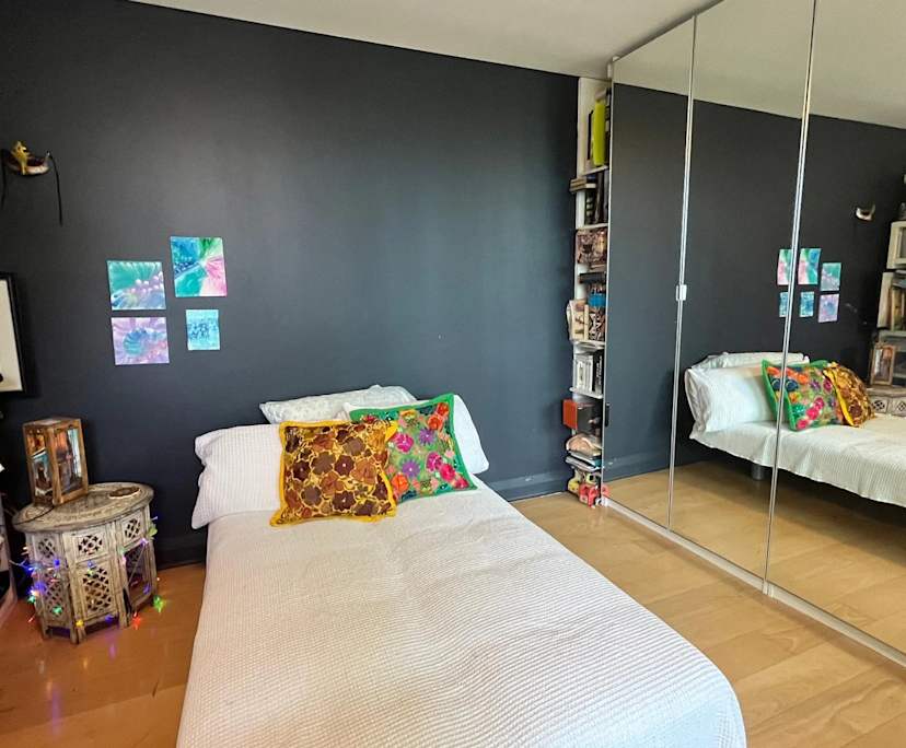 Furnished room in a flatshare