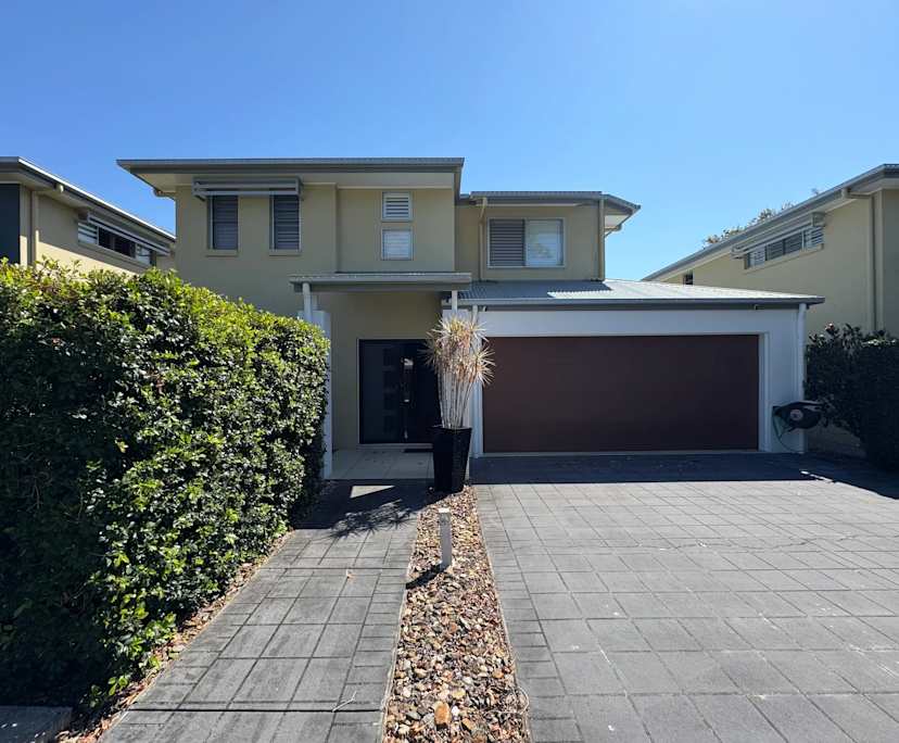 $450, Share-house, 3 bathrooms, Runaway Bay QLD 4216