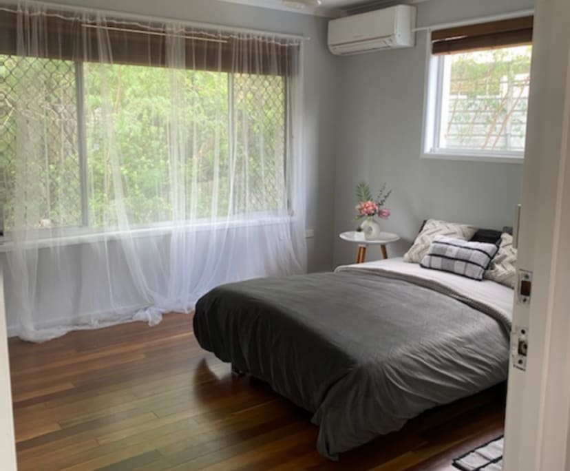 Room in a share house