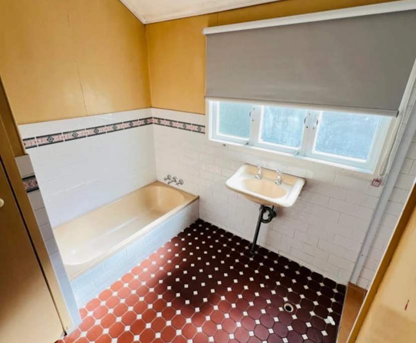 $290, Share-house, 3 bathrooms, Indooroopilly QLD 4068