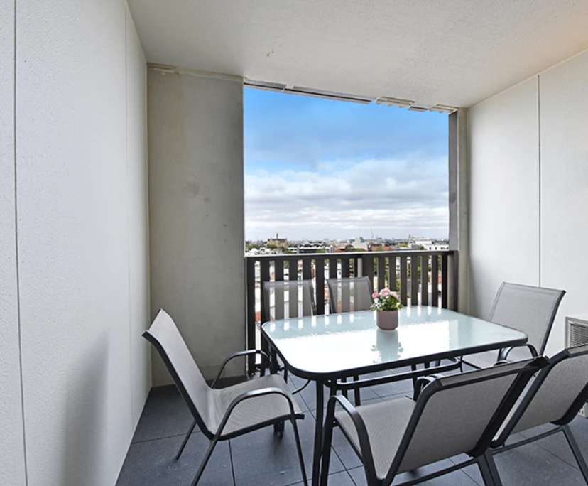 $1,150, Whole-property, 2 bathrooms, Melbourne VIC 3000