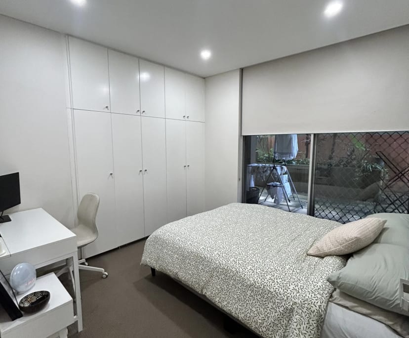 Furnished room in a flatshare