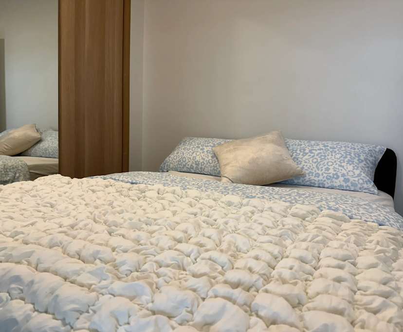 Furnished room with own bathroom