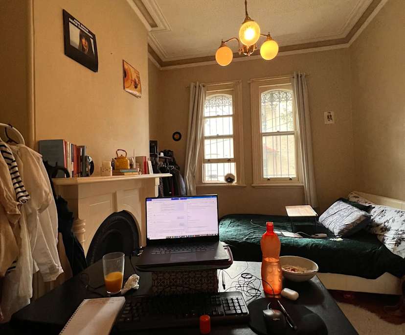 Furnished room in a share house