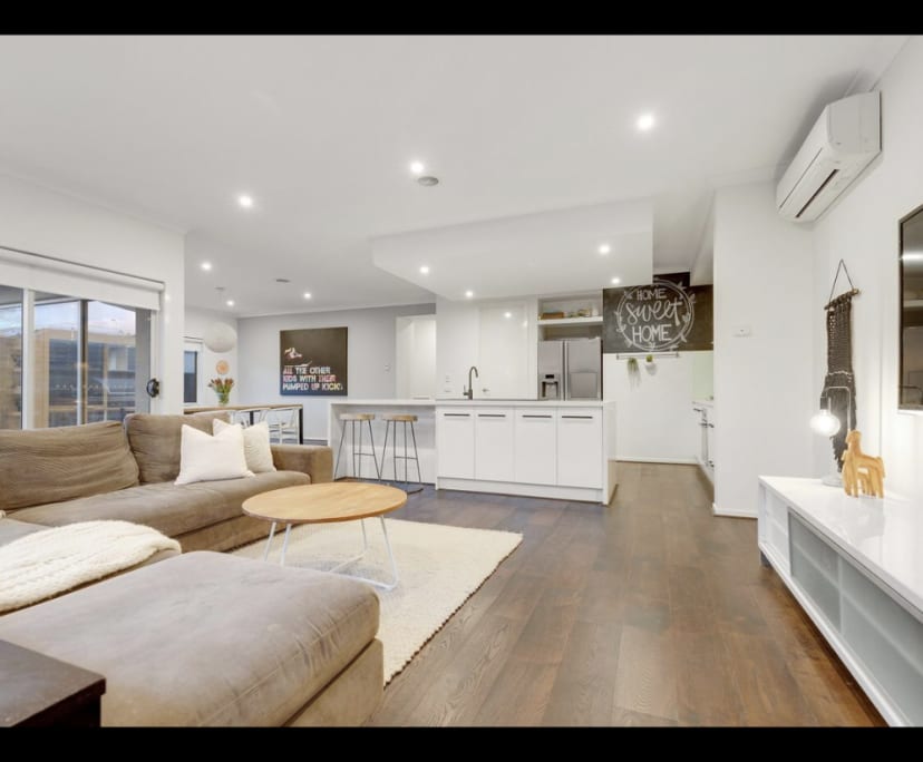 $280, Share-house, 3 bathrooms, Sandhurst VIC 3977