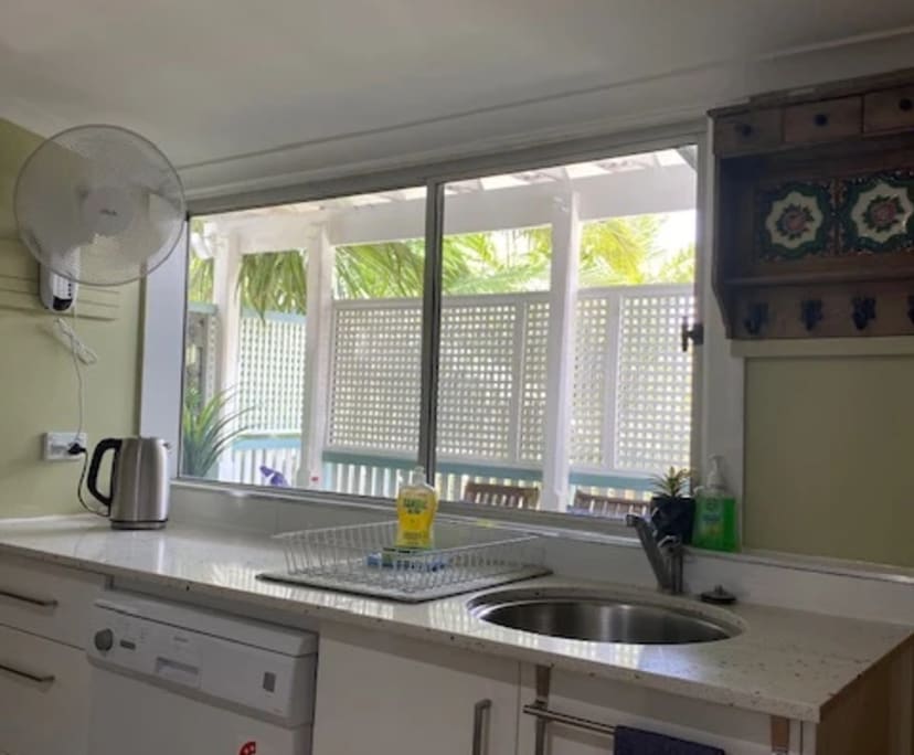 $330, Share-house, 3 bathrooms, Kangaroo Point QLD 4169