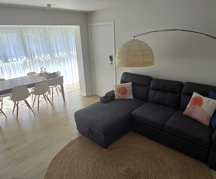 Furnished room in a flatshare