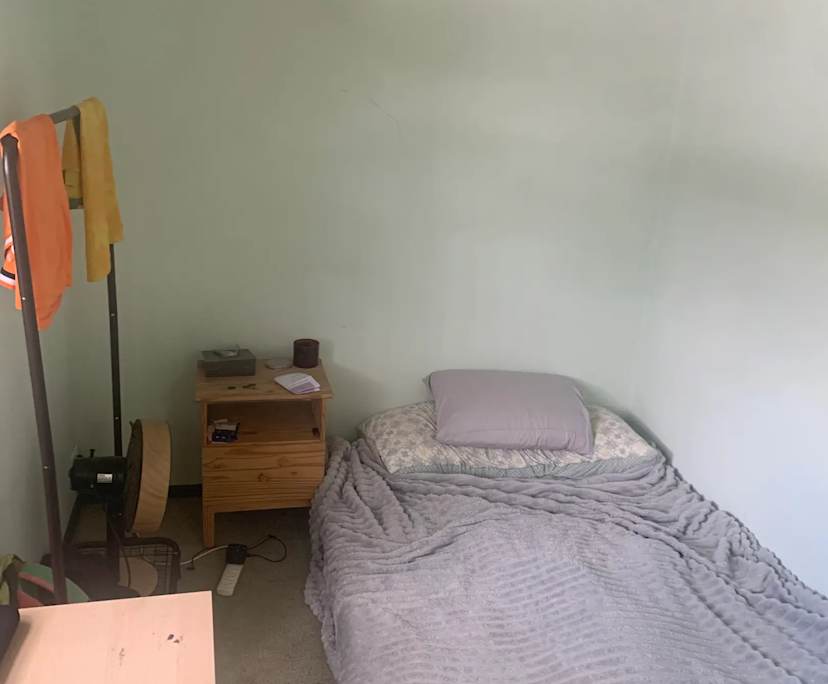 Room in a share house