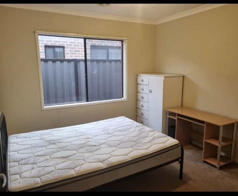 $240, Share-house, 5 bathrooms, Point Cook VIC 3030