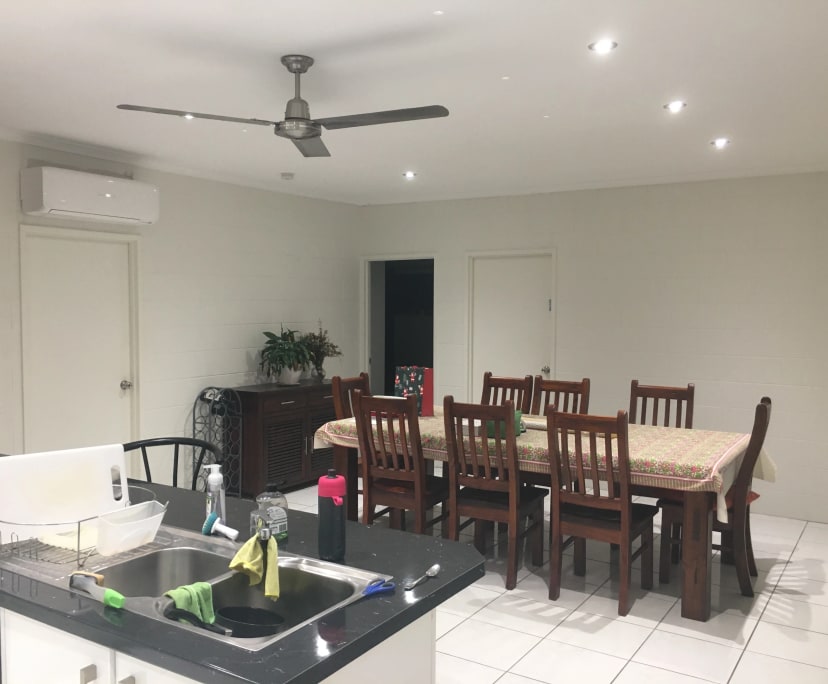 Room for Rent in Mooroobool, Cairns 175, Furnishe...
