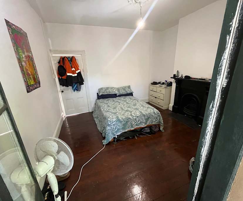 Furnished room in a share house