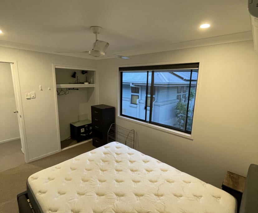 Room for Rent in Kelvin Grove, Brisbane 150, Flex...