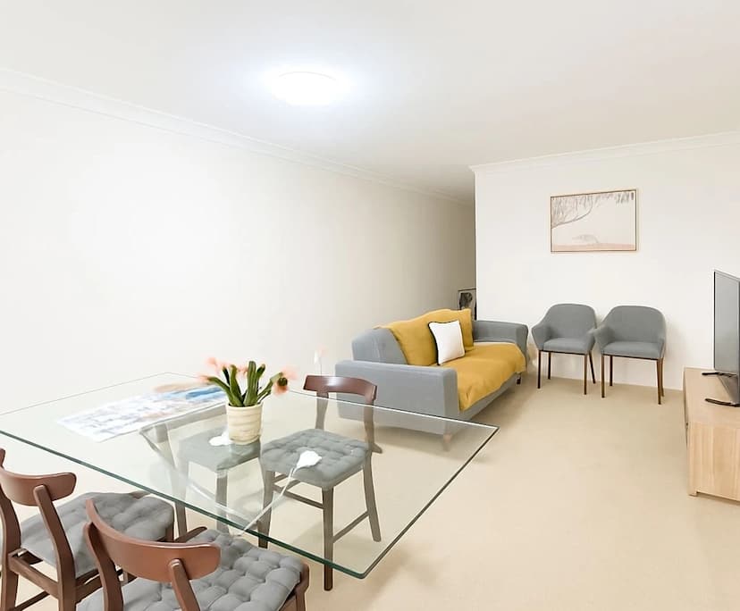 Furnished room in a flatshare