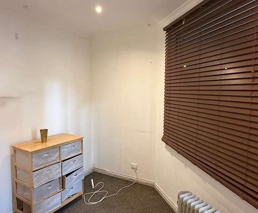 Unfurnished room in a flatshare