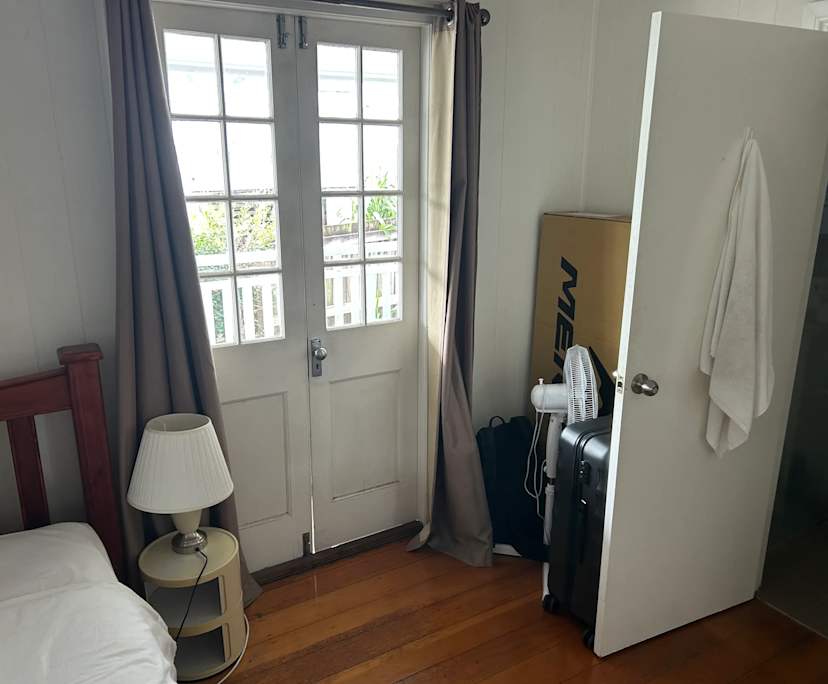 $340, Share-house, 3 bathrooms, Fairfield QLD 4103