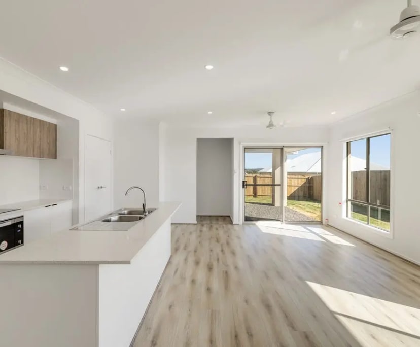 $250, Share-house, 4 bathrooms, Glenvale QLD 4350