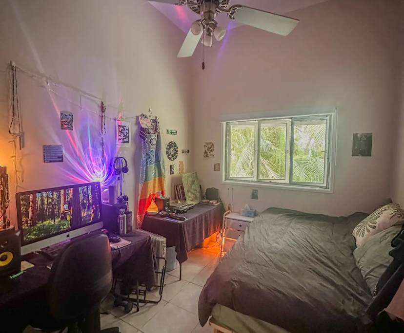 Unfurnished room in a share house