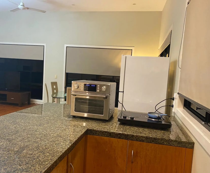 $230, Student-accommodation, 6 bathrooms, Surfers Paradise QLD 4217