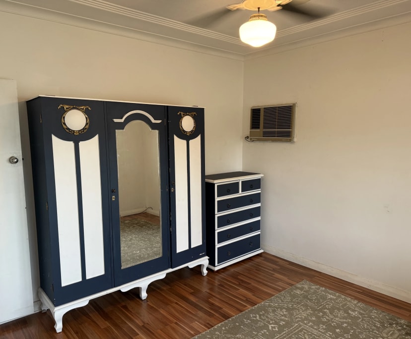 Unfurnished room in a share house